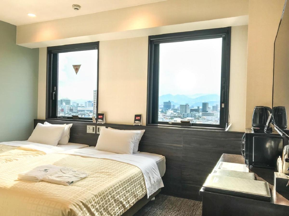 Hotel Livemax Hiroshima Funairimachi Riverside Екстер'єр фото